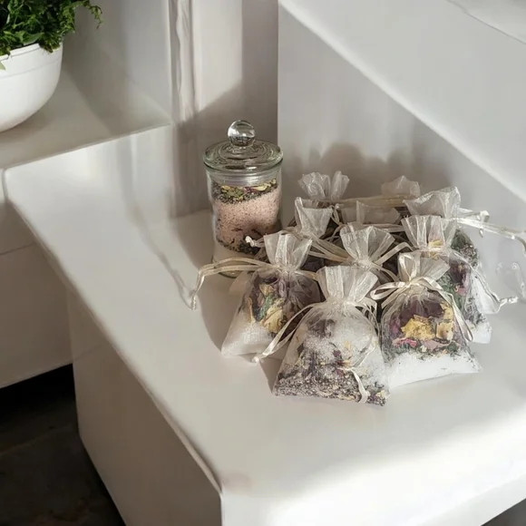 Handcrafted Handmade Tea Bath Floral Salt Relaxation Rejuvination Beauty Bags - Picture 6 of 8